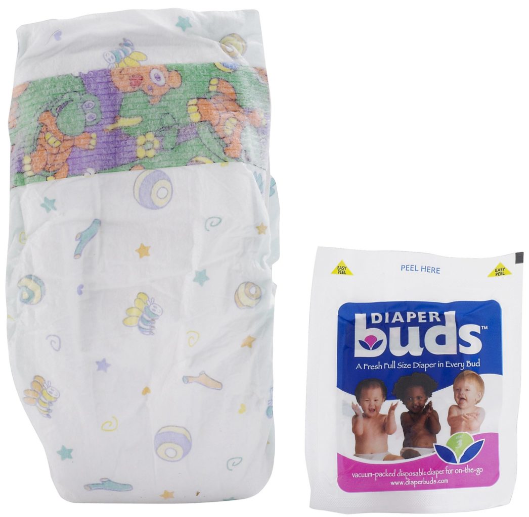 How to pack diapers when traveling with babies in diapers