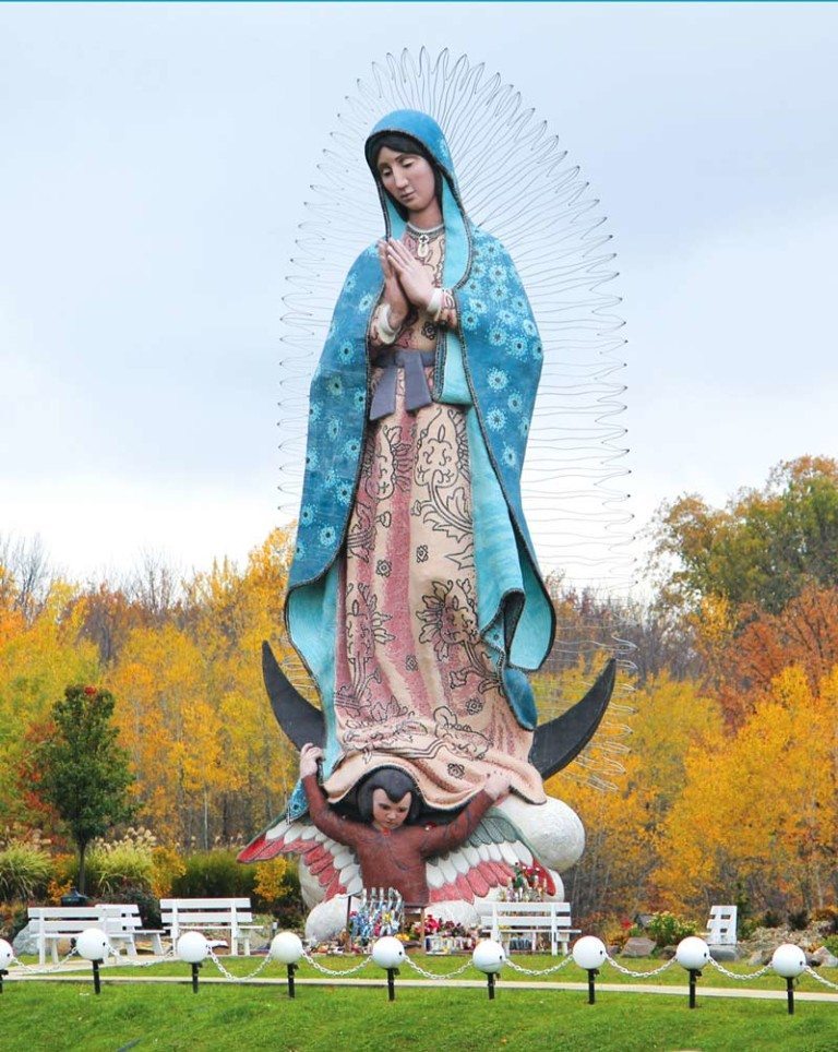 These 20 Attractions of Gigantic Proportions Make Ohio Road Trips