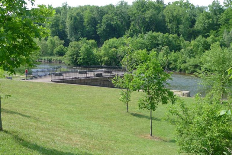 Kayak, Canoe, or Tube the Cuyahoga River with Crooked River Adventures Kent State Akron Ohio Moms