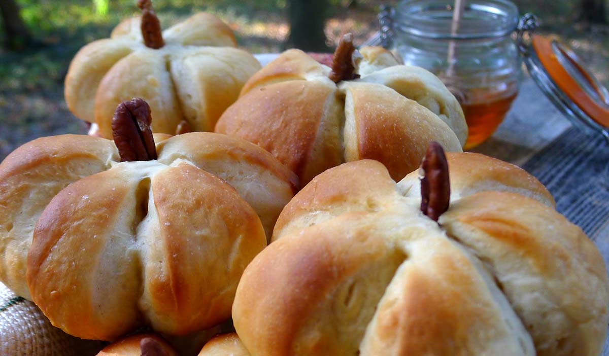 Honey Buttermilk Thankful Rolls Recipe Akron Ohio Moms
