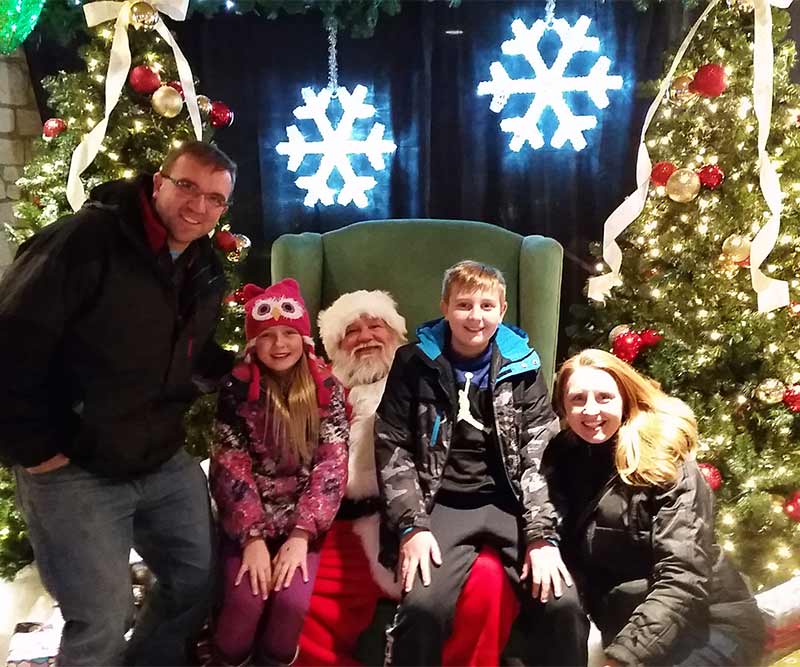 Akron Zoo's Wild Lights Returns for a new generation! Akron Ohio Moms