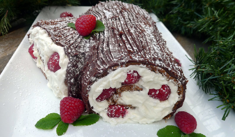 Buche de noel with raspberry, vacherin style - Une French girl cuisine