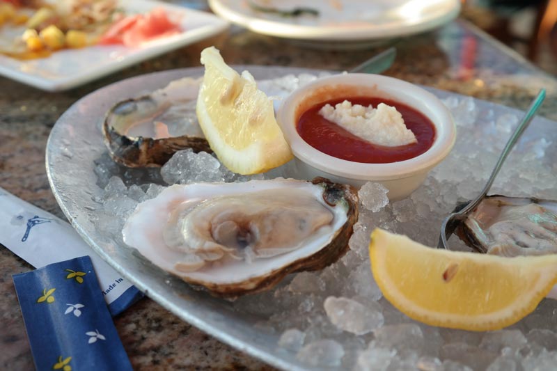 Choose Lighthouse Oyster Bar & Grill for Fresh Seafood and Spectacular