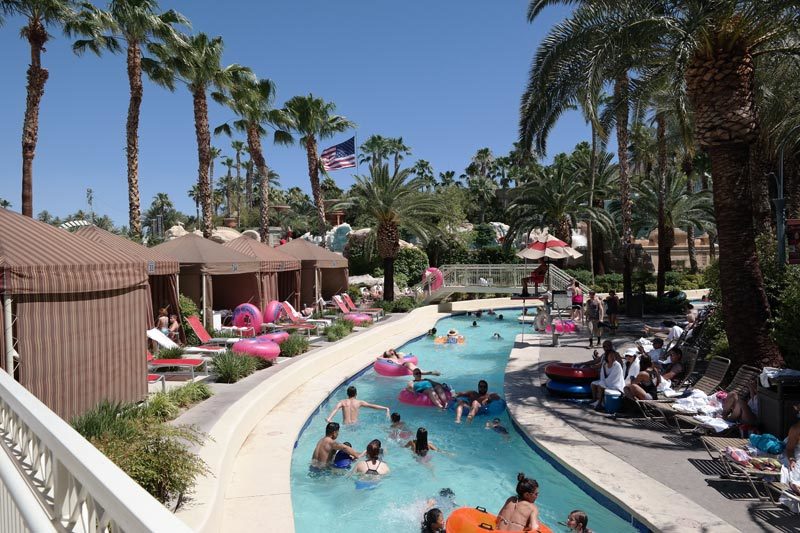 Mandalay Bay - Lazy River Cabana - Overview and Swim-Through 