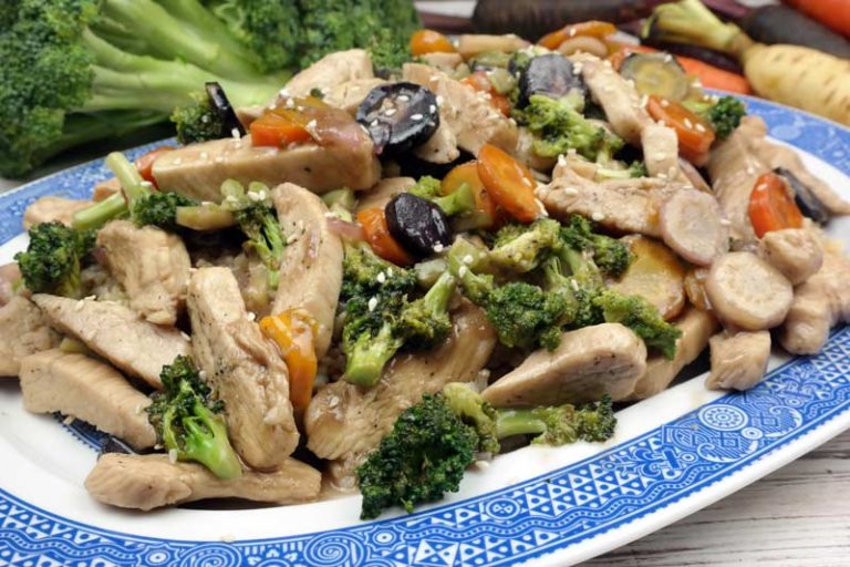 Broccoli & Carrot Stir Fry with Chicken Akron Ohio Moms