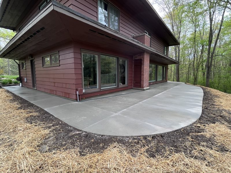 akron-ohio-rg-thomas-landscape-concrete-walkway-patio