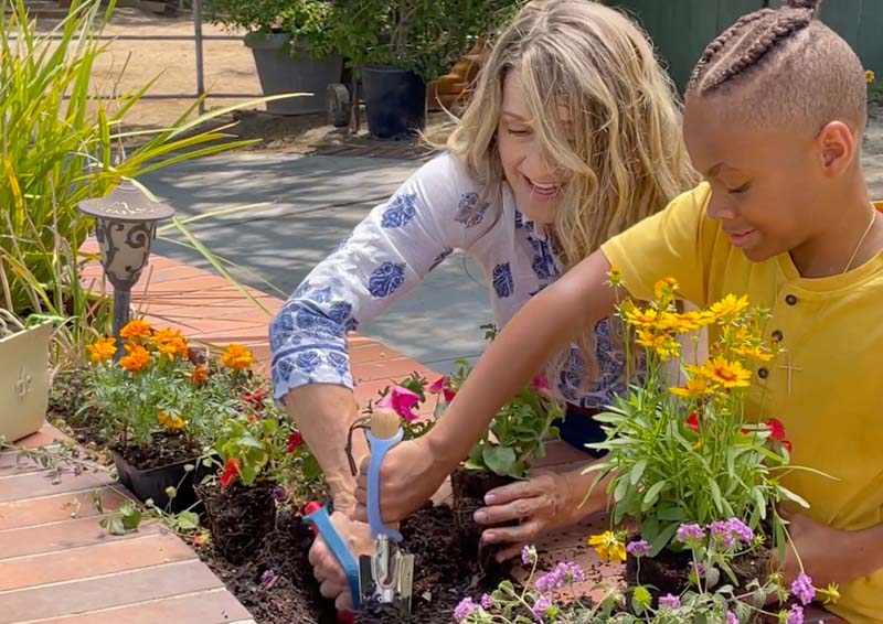 Adaptive easy hold devices for gardening and everyday living