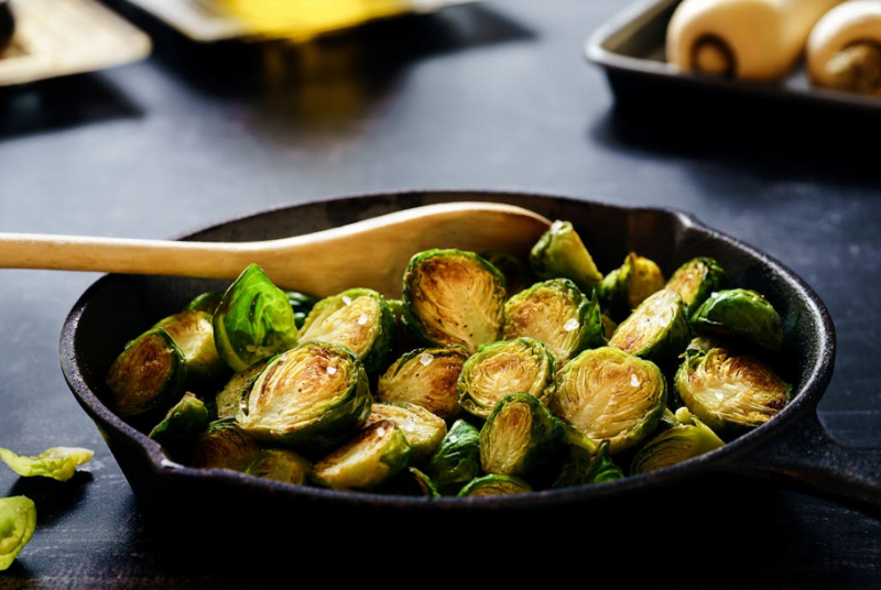 how to clean cast iron pan