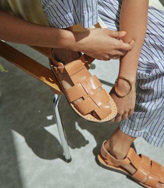 How to Keep Your Feet Comfortable on Long Days Without Sacrificing Style