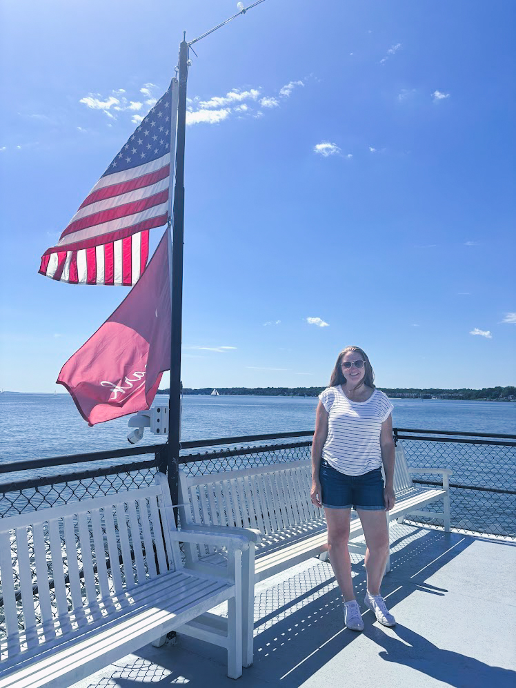 Relaxing family-friendly Annapolis Harbor & USNA Cruise with views of the U.S. Naval Academy.