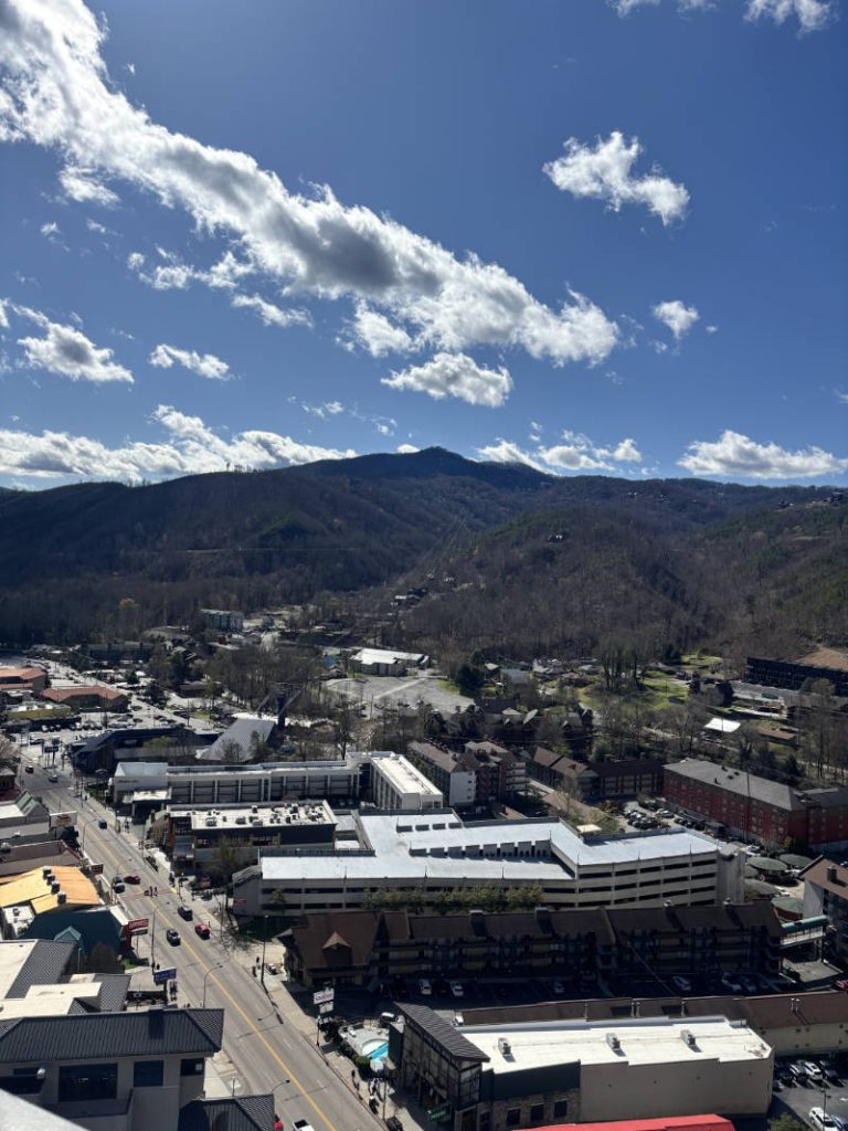 gatlinburg-space-needle-review-360-views