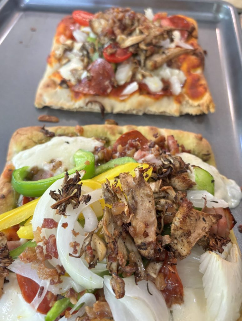 How to Host a DIY Flatbread Pizza Bar for Parties 5