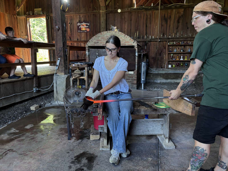 Glassblowing classes in Akron Ohio Hale Farm Village