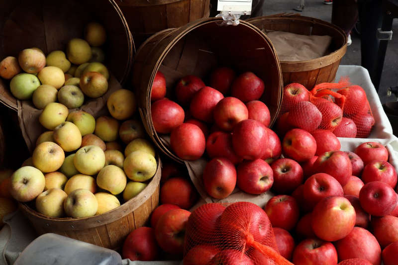 apples