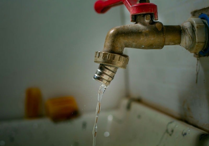 Plumbing faucet