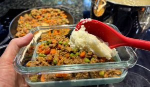 Meal prep Shepherd's Pie ello glass meal prep containers meal prep containers